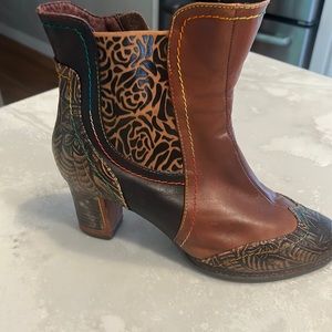 L’Artiste ankle boot